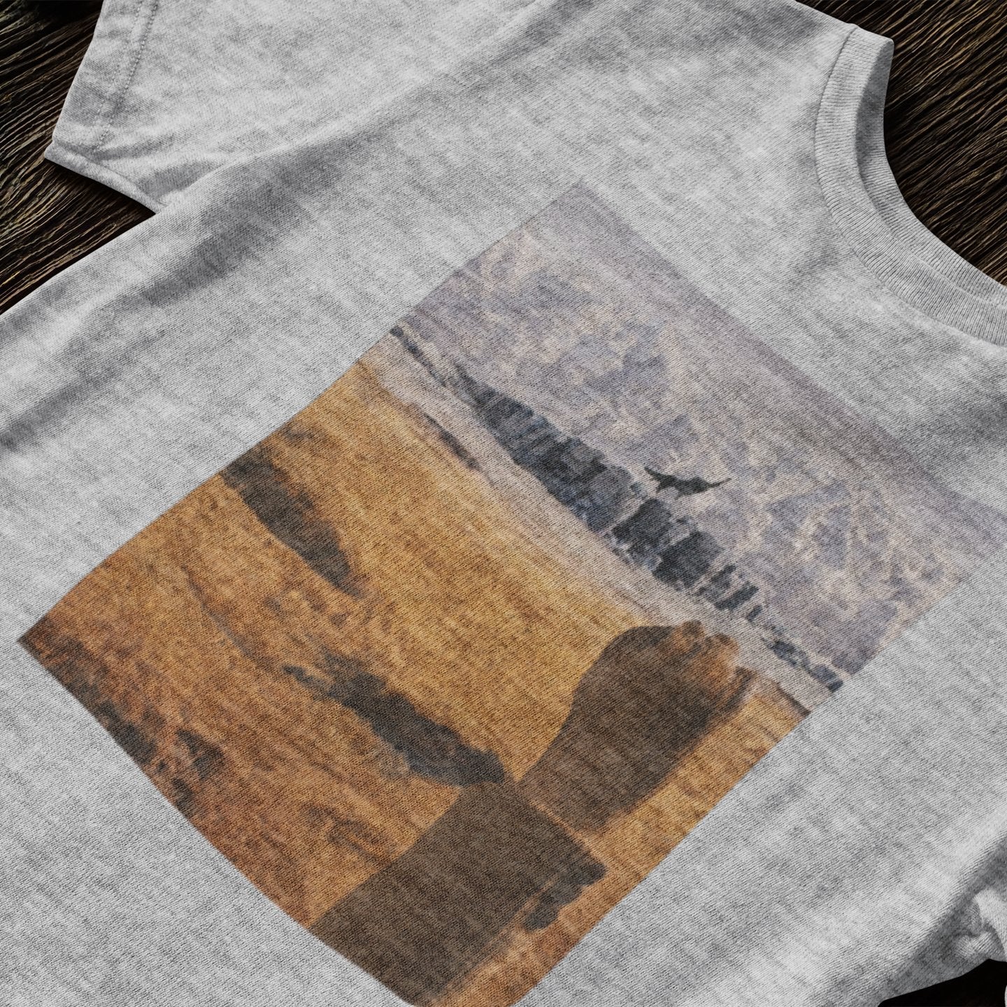 Canis Lupus, Vulpes Vulpes - T-Shirt